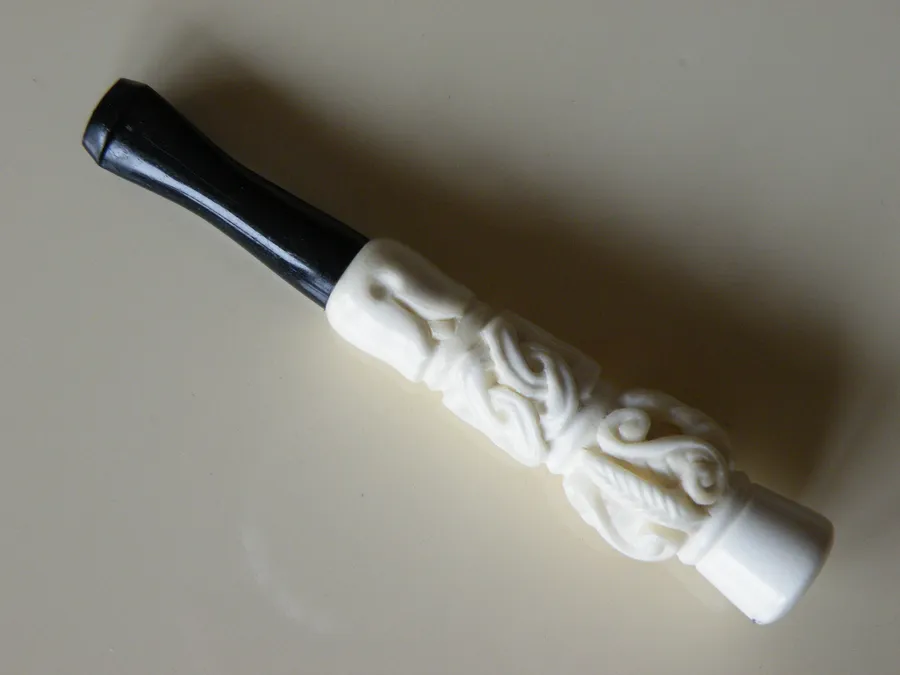 Hand-carved floral cigarette holder Turkish block meerschaum cigarette holder, product CGRTH-04