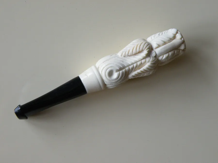 Hand-carved floral cigarette holder Turkish block meerschaum cigarette holder, product CGRTH-07