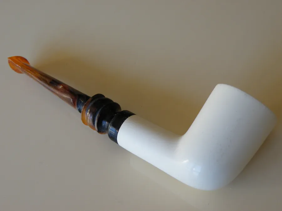 Hand-carved classic Turkish block meerschaum pipe, product CLA-02
