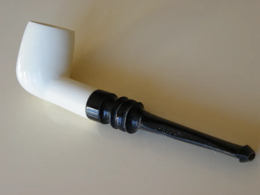 Hand-carved classic Turkish block meerschaum pipe, product CLA-05