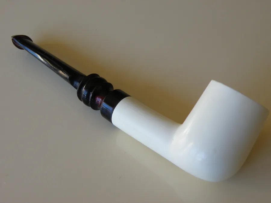 Hand-carved classic Turkish block meerschaum pipe, product CLA-07
