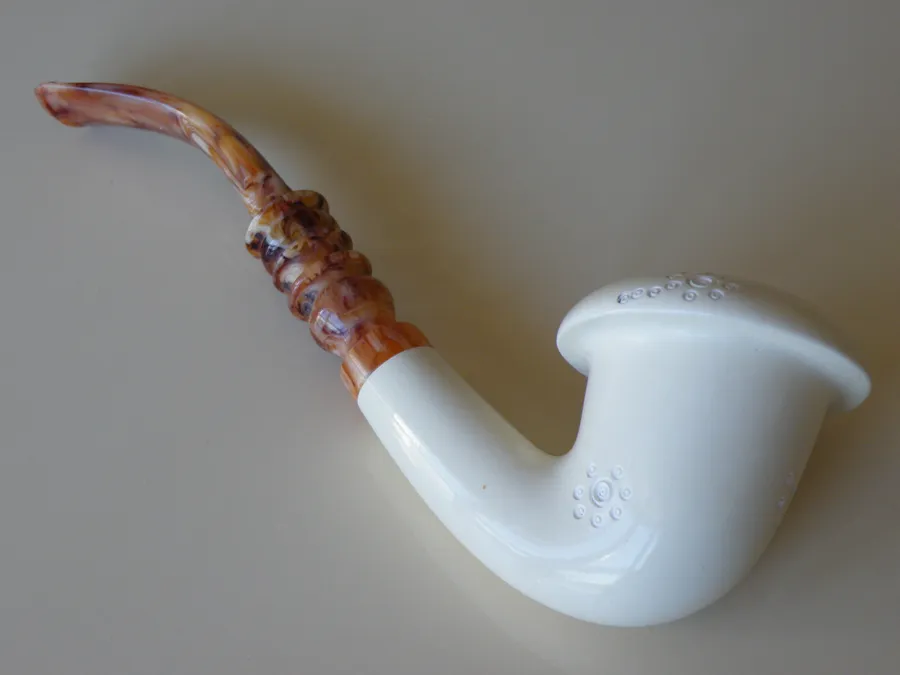 Hand-carved classic Turkish block meerschaum pipe, product CLA-16