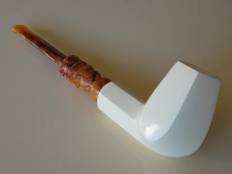 Hand-carved classic Turkish block meerschaum pipe, product CLA-18