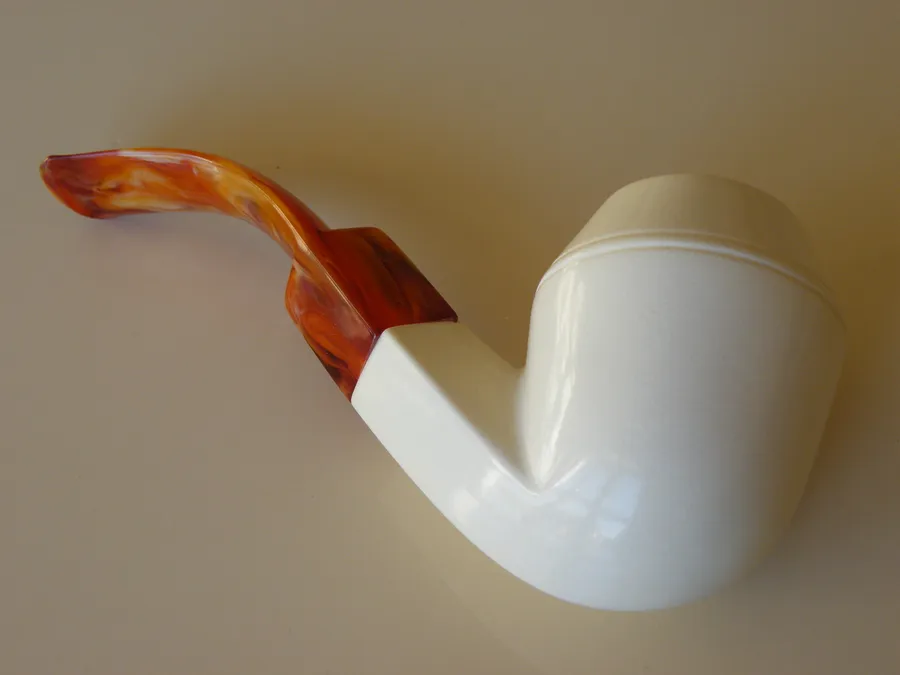 Hand-carved classic Turkish block meerschaum pipe, product CLA-19