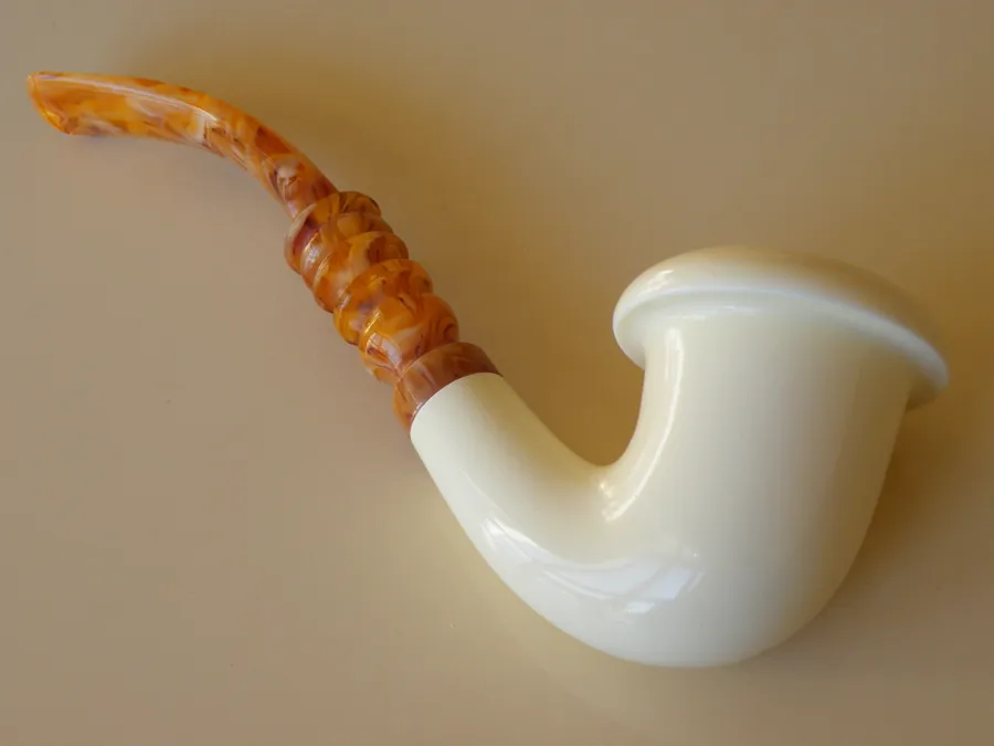 Hand-carved classic Turkish block meerschaum pipe, product CLA-22