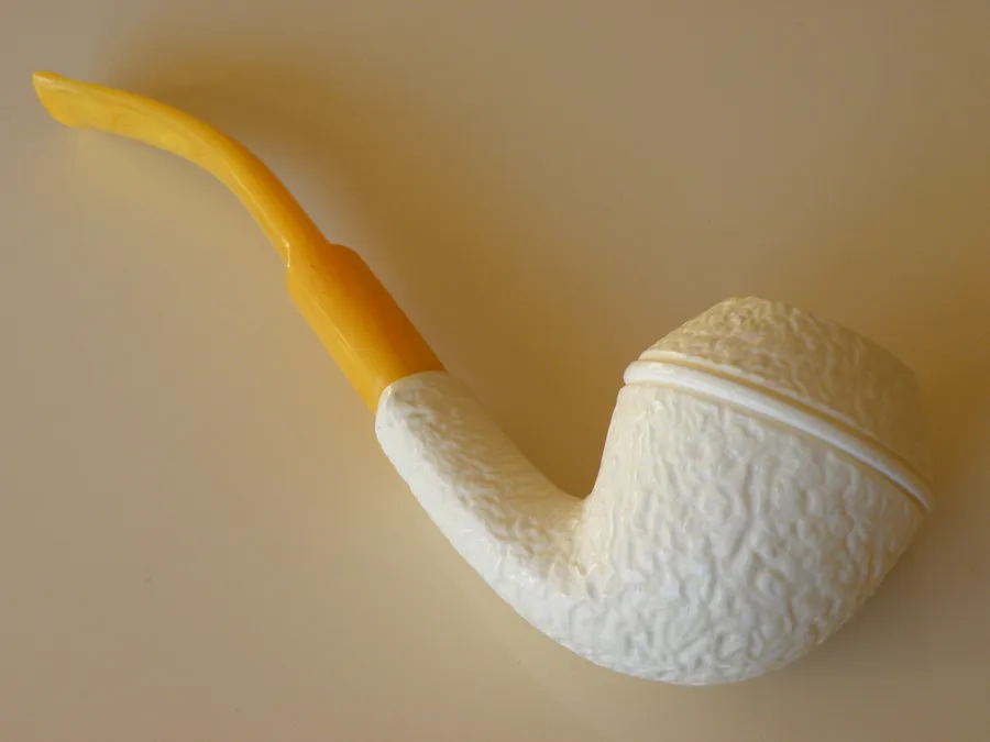 Hand-carved classic Turkish block meerschaum pipe, product CLA-23