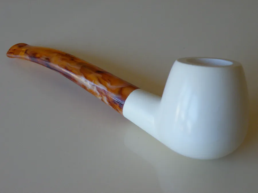 Hand-carved classic Turkish block meerschaum pipe, product CLA-26