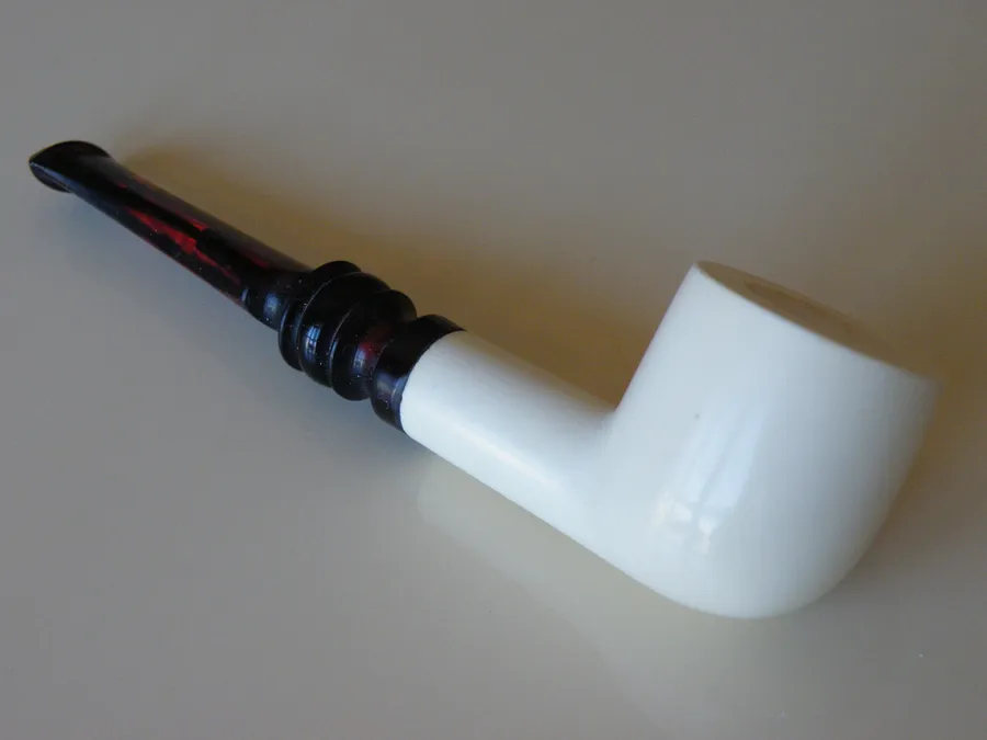 Hand-carved classic Turkish block meerschaum pipe, product CLA-31