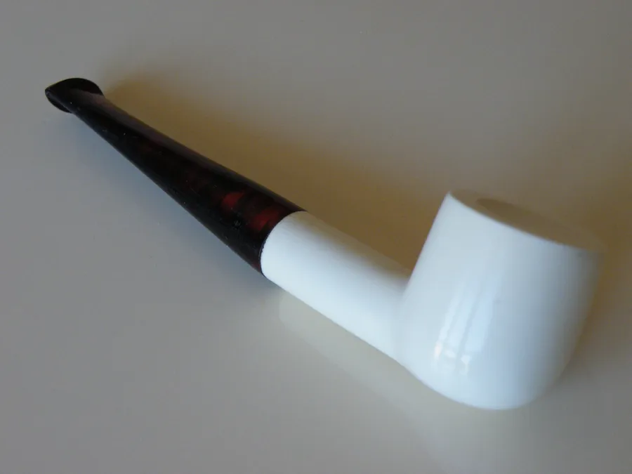 Hand-carved classic Turkish block meerschaum pipe, product CLA-32