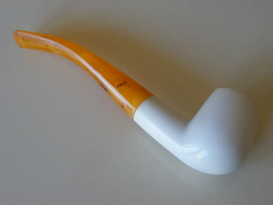 Hand-carved classic Turkish block meerschaum pipe, product CLA-40
