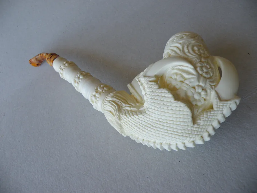 Hand-carved eagle's claw with floral Turkish block meerschaum pipe, product EC-08