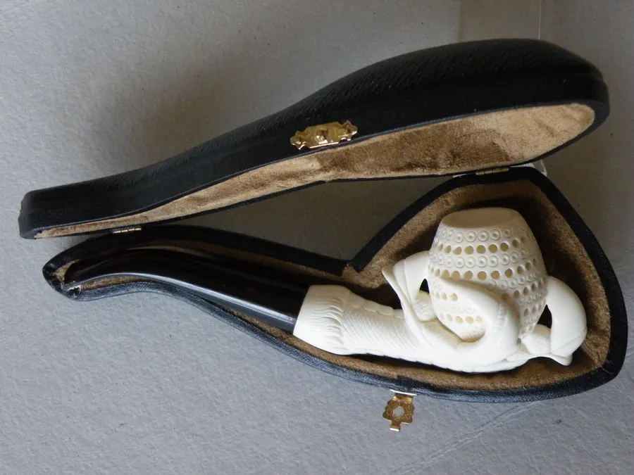 Hand-carved eagle's claw Turkish block meerschaum pipe, product EC-21