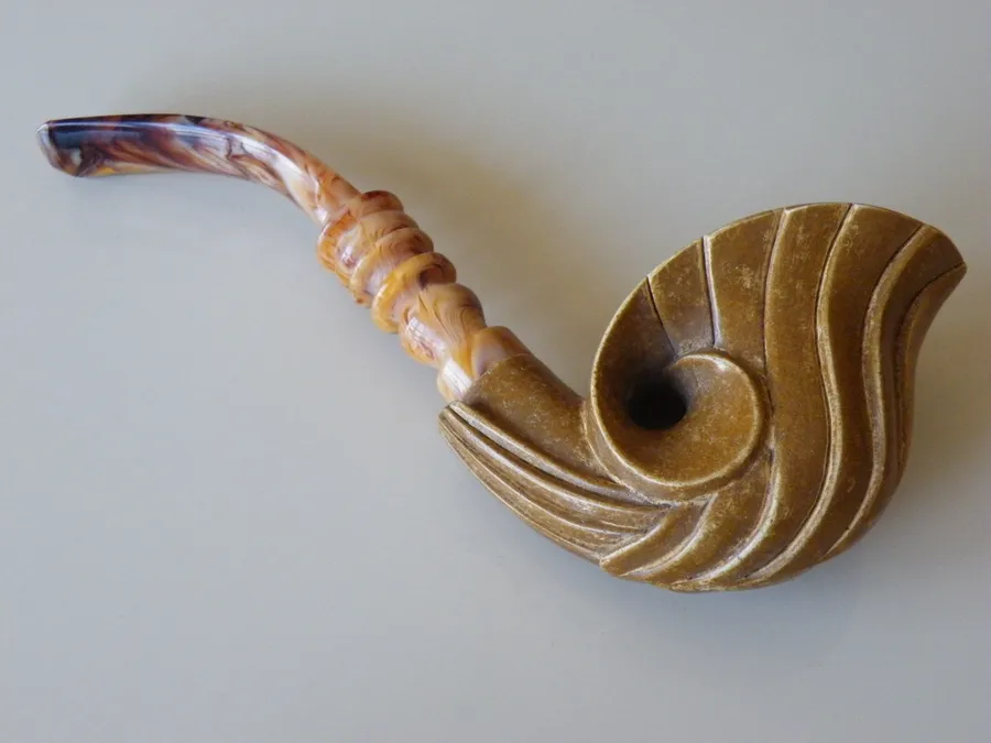 Hand-carved freehand Turkish block meerschaum pipe, product FH-01