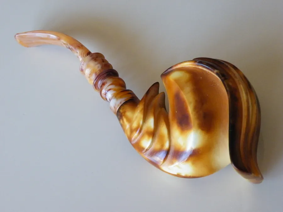 Hand-carved freehand Turkish block meerschaum pipe, product FH-03