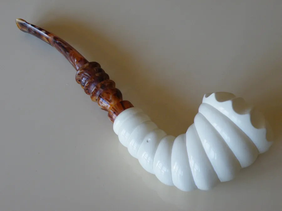 Hand-carved freehand Turkish block meerschaum pipe, product FH-08
