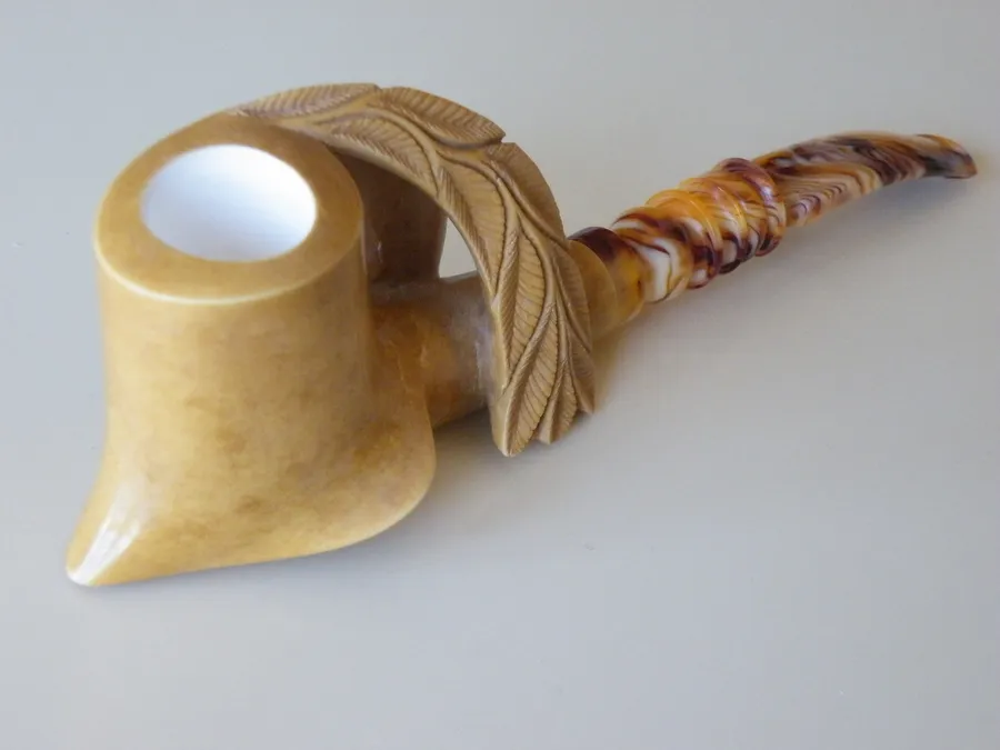 Hand-carved freehand Turkish block meerschaum pipe, product FH-09