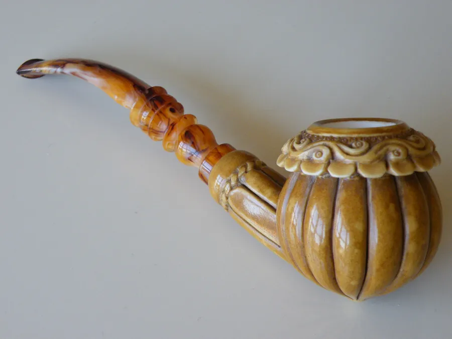 Hand-carved freehand Turkish block meerschaum pipe, product FH-14