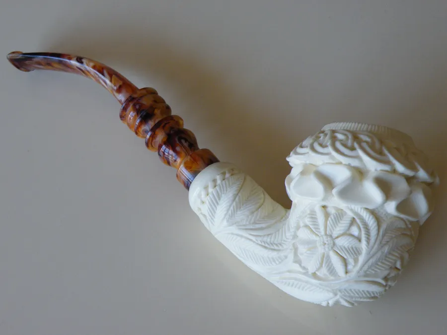 Hand-carved freehand Turkish block meerschaum pipe, product FH-15