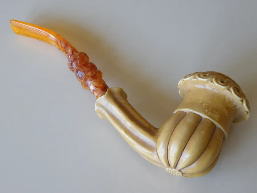 Hand-carved freehand Turkish block meerschaum pipe, product FH-18