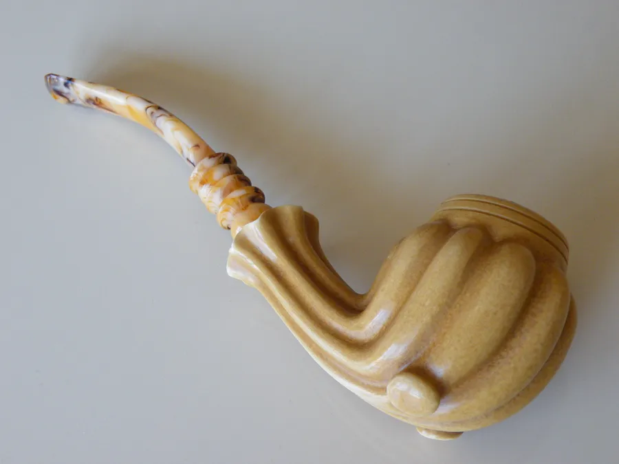 Hand-carved freehand Turkish block meerschaum pipe, product FH-20