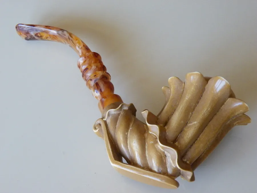 Hand-carved freehand Turkish block meerschaum pipe, product FH-22