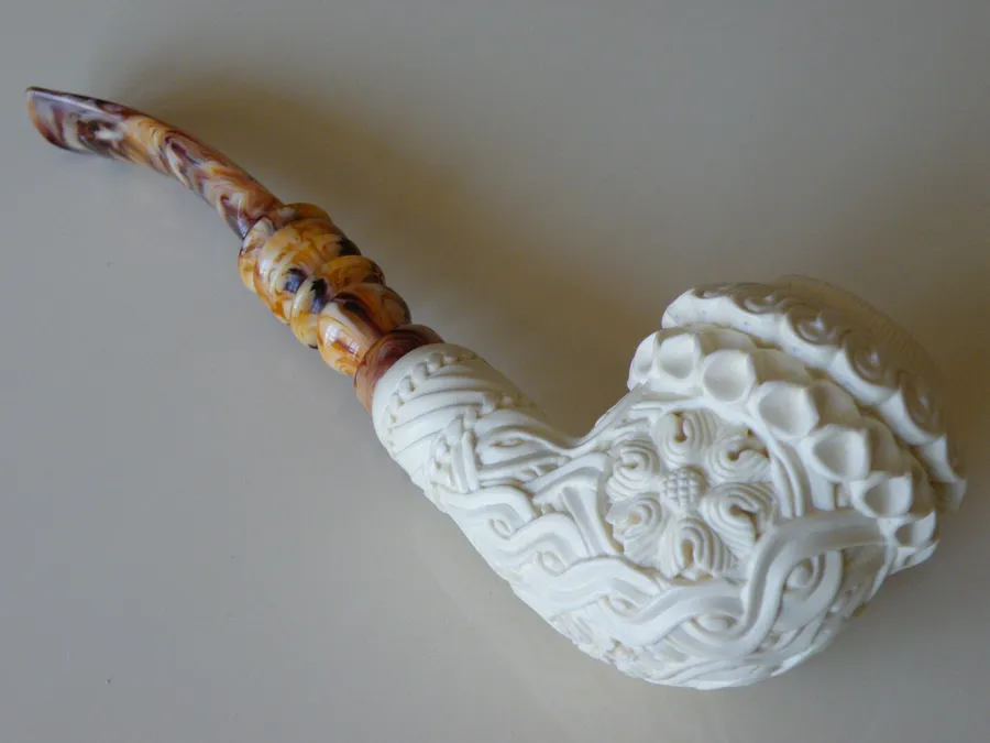 Hand-carved freehand Turkish block meerschaum pipe, product FH-23