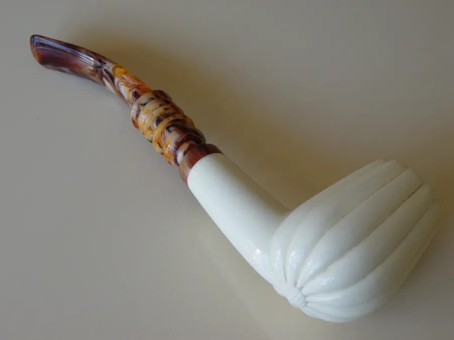 Hand-carved freehand Turkish block meerschaum pipe, product FH-31
