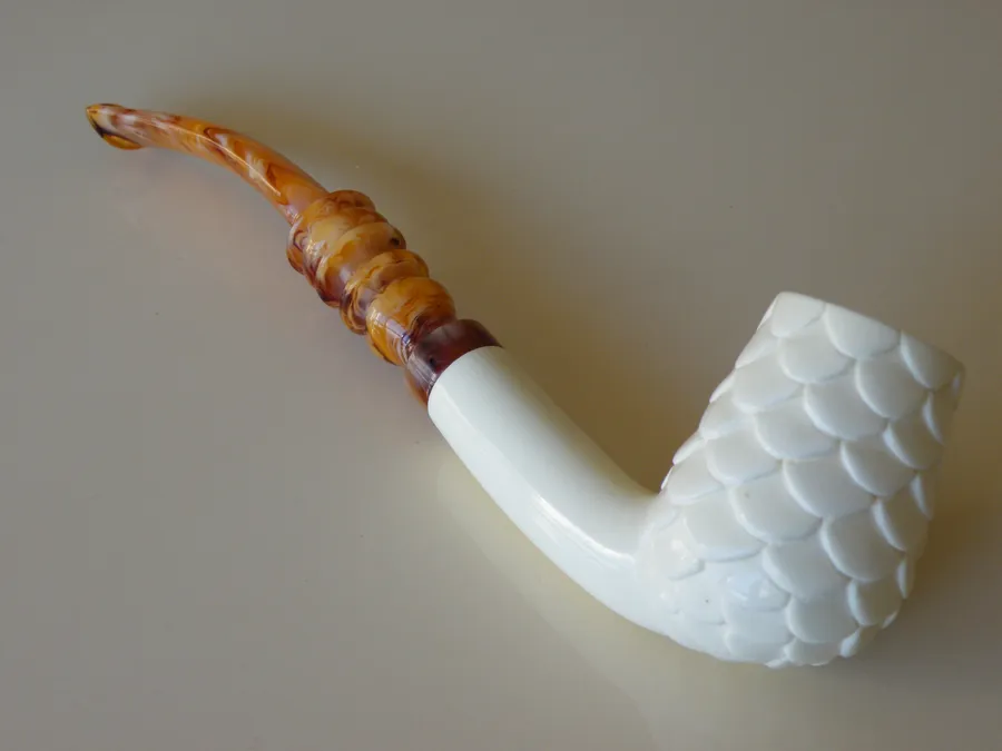Hand-carved freehand Turkish block meerschaum pipe, product FH-32