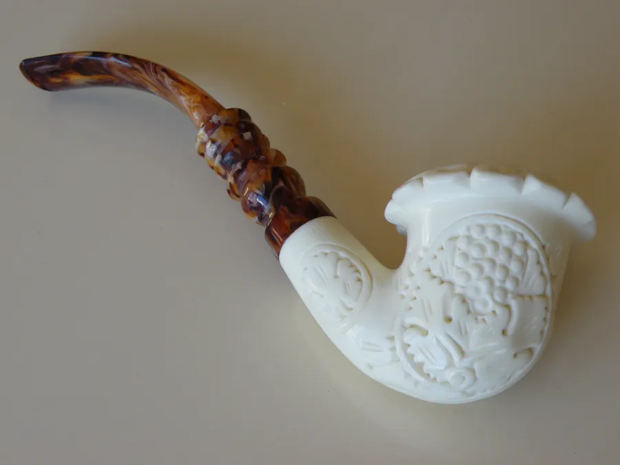 Hand-carved freehand Turkish block meerschaum pipe, product FH-33