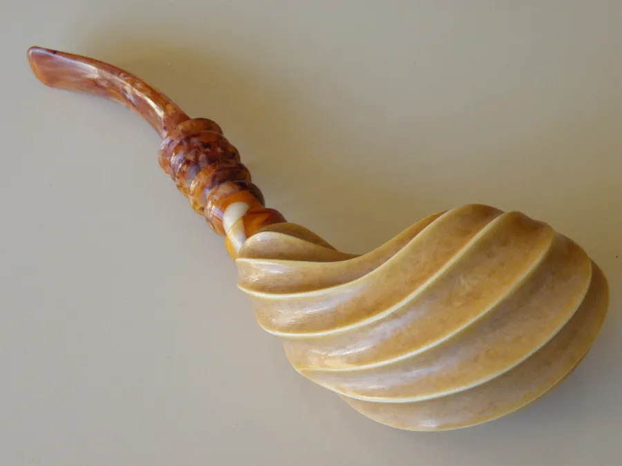 Hand-carved freehand Turkish block meerschaum pipe, product FH-34