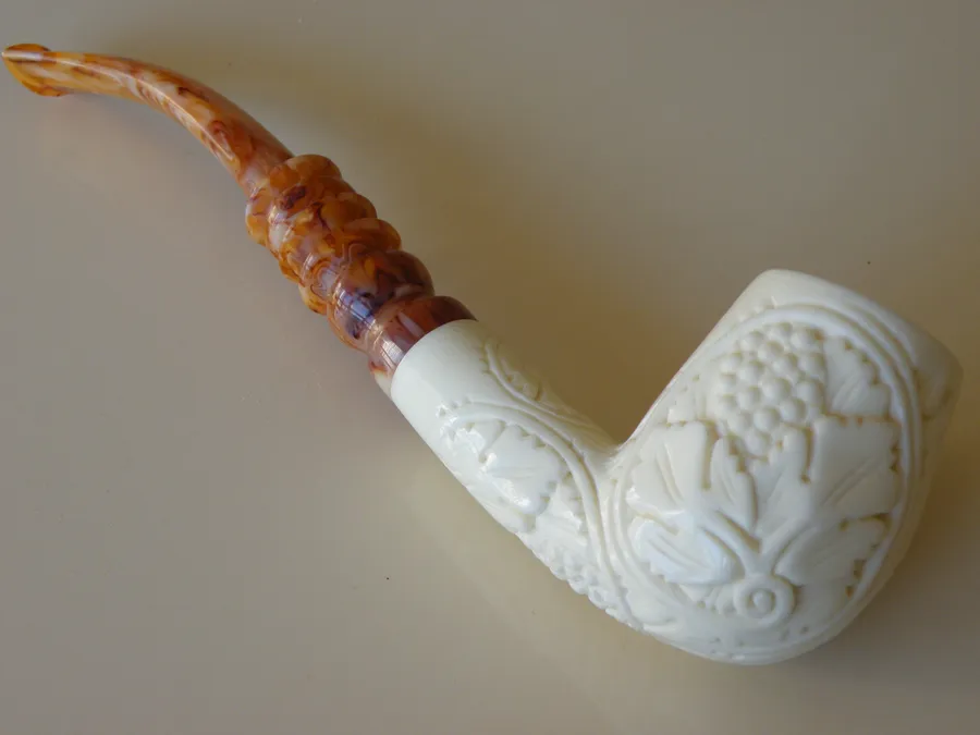 Hand-carved freehand Turkish block meerschaum pipe, product FH-35