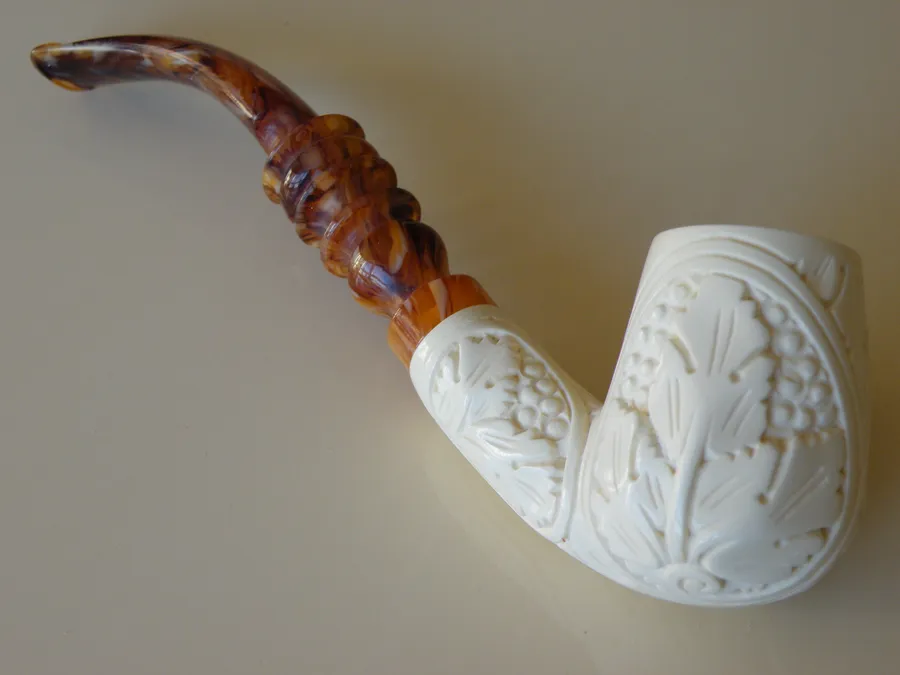 Hand-carved freehand Turkish block meerschaum pipe, product FH-37