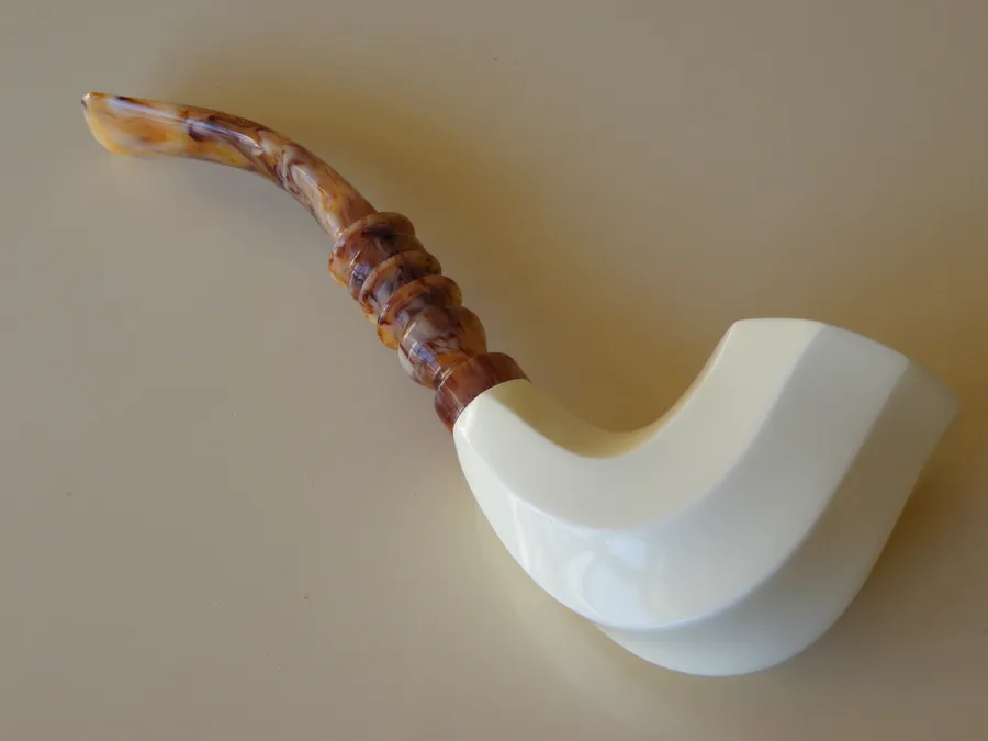 Hand-carved freehand Turkish block meerschaum pipe, product FH-38