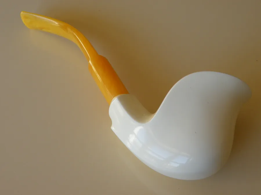 Hand-carved freehand Turkish block meerschaum pipe, product FH-40