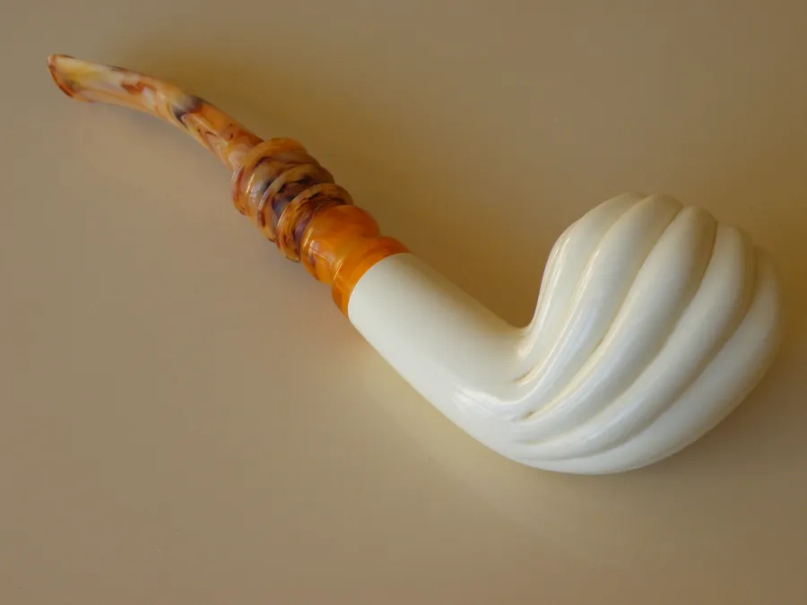 Hand-carved freehand Turkish block meerschaum pipe, product FH-42