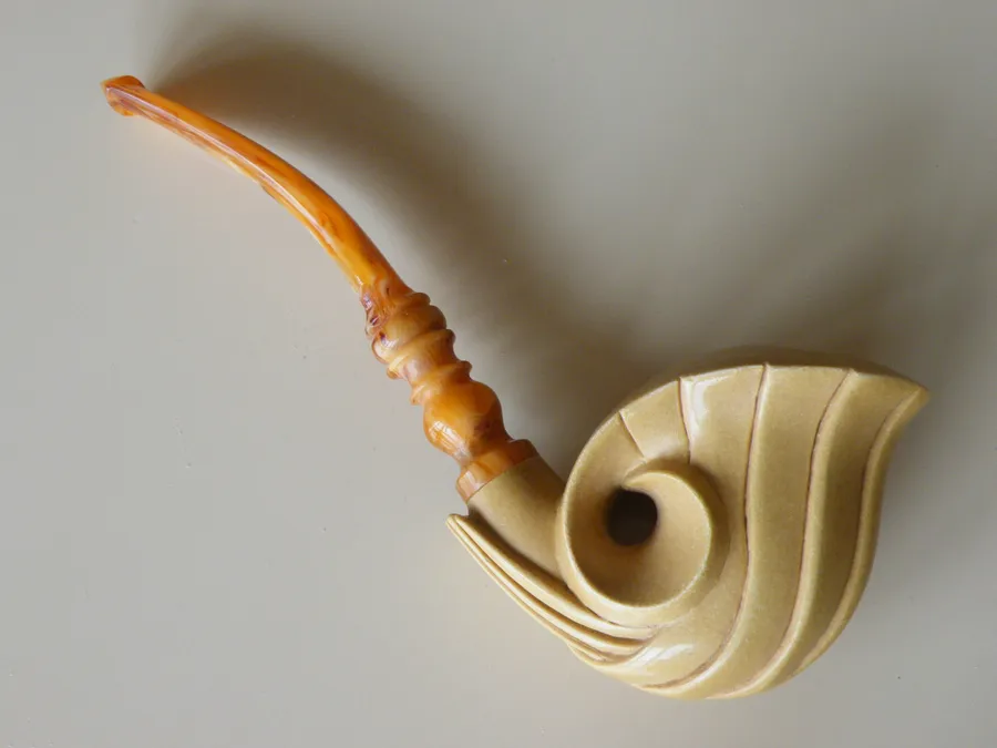 Hand-carved freehand Turkish block meerschaum pipe, product FH-62