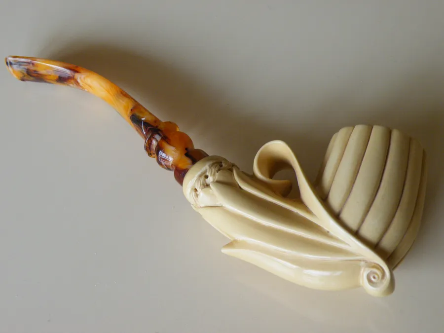 Hand-carved freehand Turkish block meerschaum pipe, product FH-63