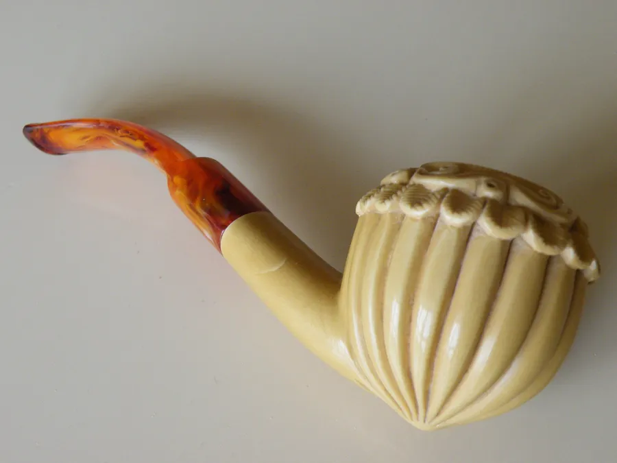 Hand-carved freehand Turkish block meerschaum pipe, product FH-65