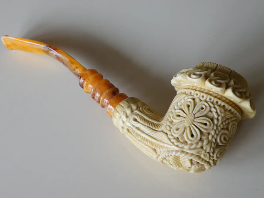 Hand-carved ornamental Turkish block meerschaum pipe, product ORN-04