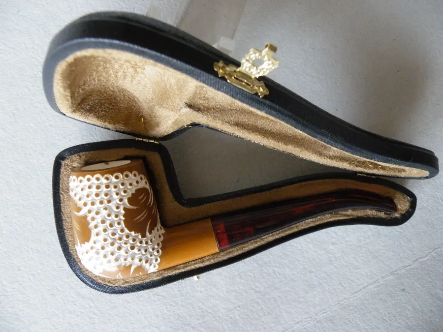 Hand-carved ornamental Turkish block meerschaum pipe, product ORN-12