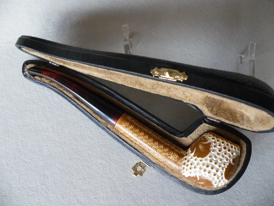 Hand-carved ornamental Turkish block meerschaum pipe, product ORN-14