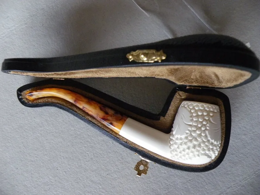 Hand-carved ornamental Turkish block meerschaum pipe, product ORN-15