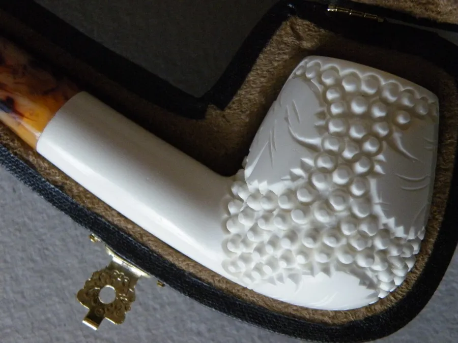 Hand-carved ornamental Turkish block meerschaum pipe, product ORN-15