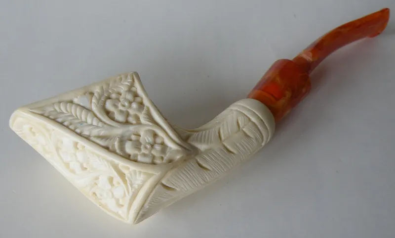 Hand-carved ornamental Turkish block meerschaum pipe, product ORN-18