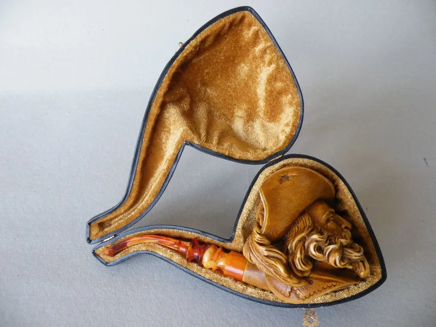 Hand-carved knight Turkish block meerschaum pipe, product PORT-15