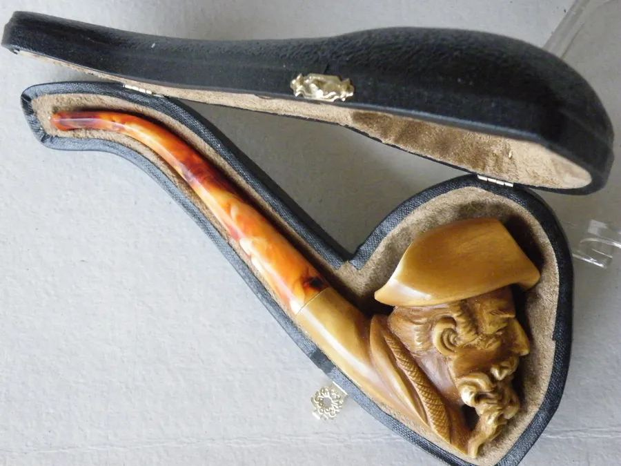 Hand-carved knight Turkish block meerschaum pipe, product PORT-18